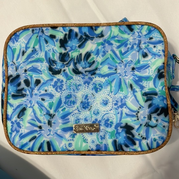 Lilly Pulitzer Crossbody Insulated Lunch Box  High Maintenance Iris Blue NWOT - Picture 4 of 13